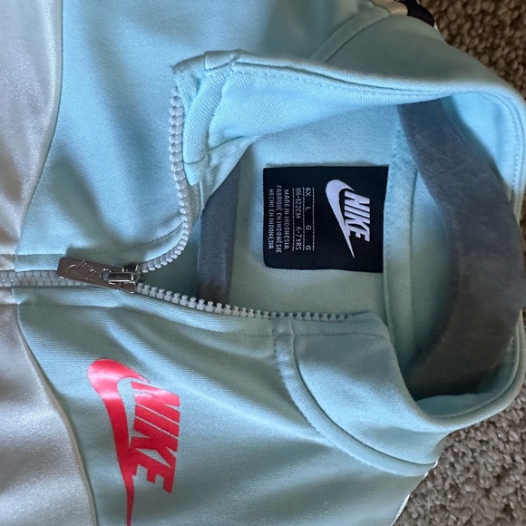 Toddler girl Nike set size 6x - Picture 2 of 2